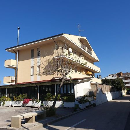 My Beachouse Montesilvano Marina Exteriér fotografie