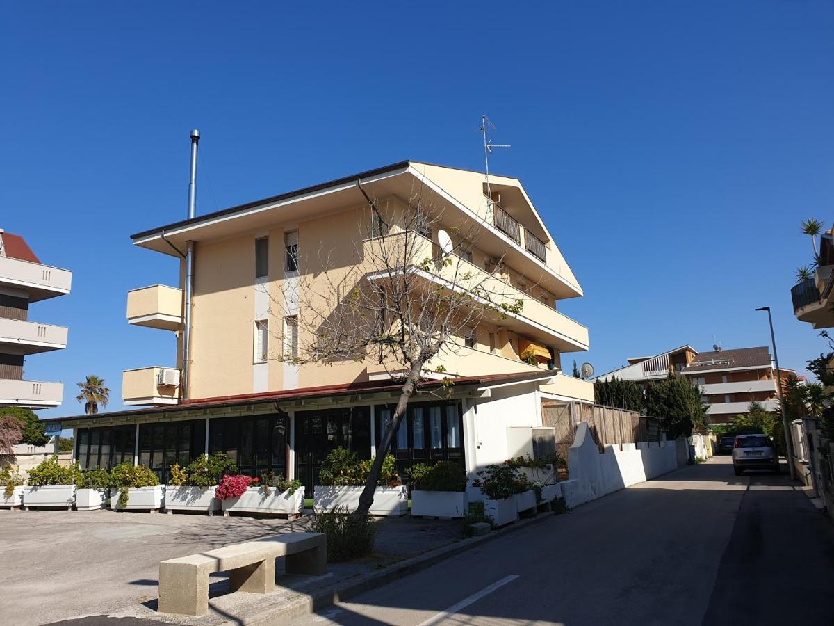 My Beachouse Montesilvano Marina Exteriér fotografie